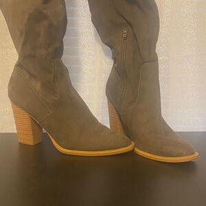 Chic Black Heeled Boots for Women